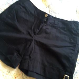 WHITE HOUSE BLACK CUFFED SHORTS